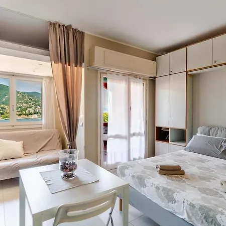 Bright With A View Of The Gulf And A Swimming Pool *