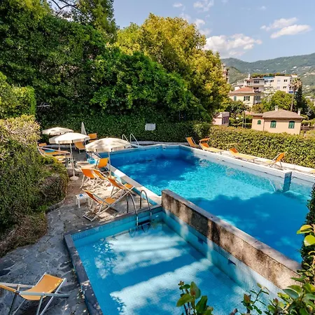 Apartmán Bright With A View Of The Gulf And A Swimming Pool *