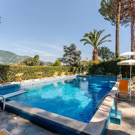 Apartmán Bright With A View Of The Gulf And A Swimming Pool